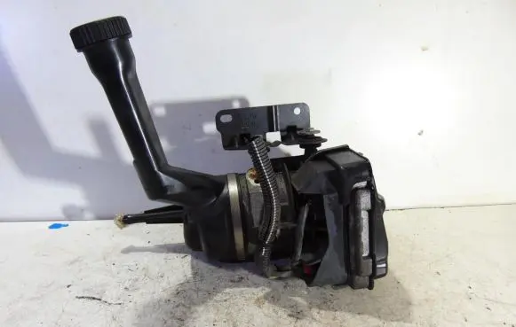 Citroen C4 I Picasso Power steering pump 9684040280
