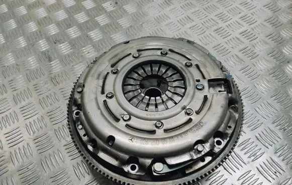 Mercedes-Benz A W176 Clutch set kit A0262500501 A2700300205