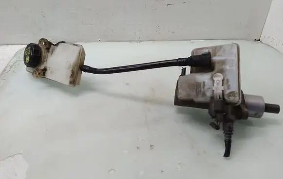 Ford Focus C-MAX Master brake cylinder 03350883391