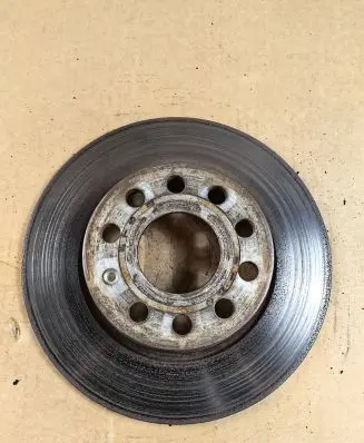 Volkswagen PASSAT B8 Rear brake disc 5Q0615601D