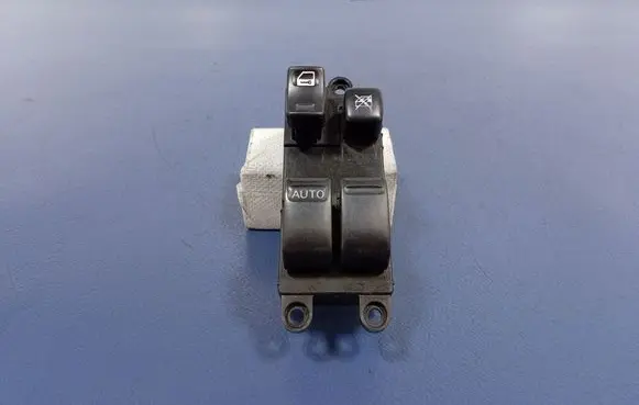 Nissan Almera Tino Electric window control switch 