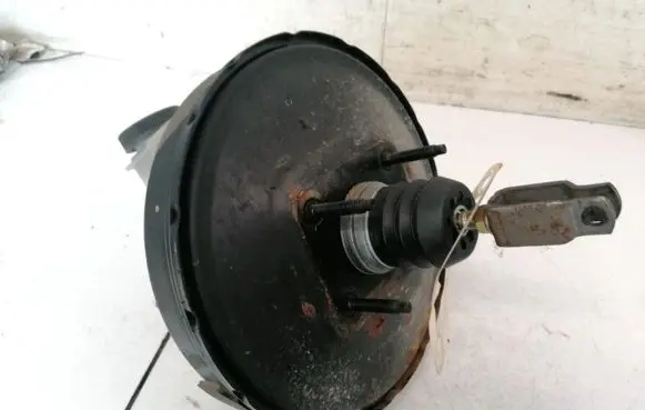 Mazda 626 Brake booster
