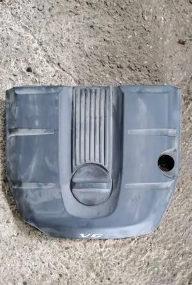 Dodge Durango Engine cover (trim)
