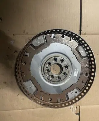 Nissan X-Trail T32 Flywheel 123112580R