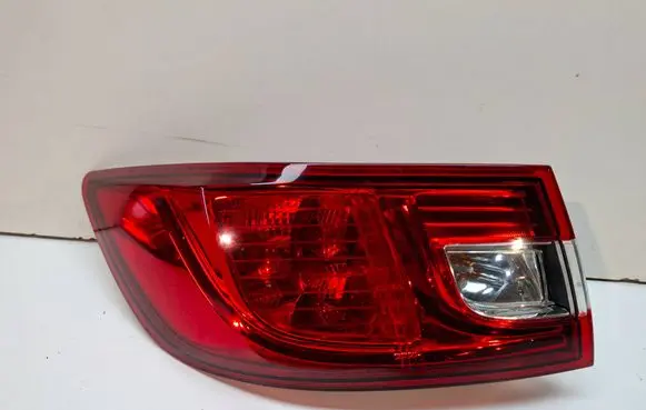 Renault Clio IV Rear/tail lights S27639474 265553752R