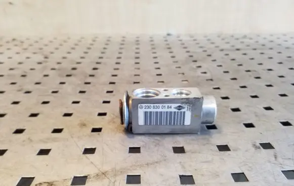 Mercedes-Benz CLS C219 Air conditioning (A/C) expansion valve 2308300184