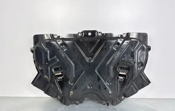 Mercedes-Benz S W222 Engine splash shield/under tray A2225240101