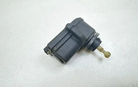 Ford Focus Headlight level adjustment motor XS4X13K198AB