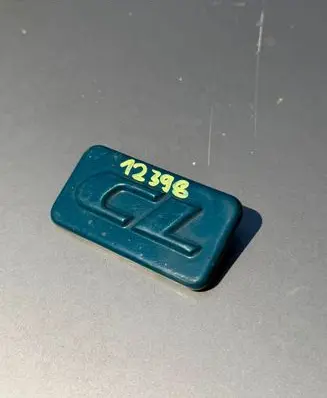 Volkswagen PASSAT B3 Manufacturer badge logo/emblem 357853688
