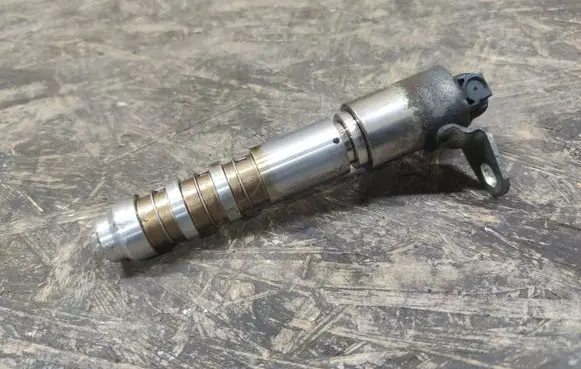 Cadillac SRX Camshaft vanos timing valve 12615613