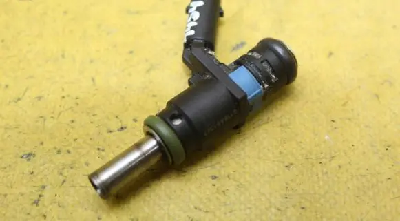 Audi A8 S8 D4 4H Fuel injector 06E906031