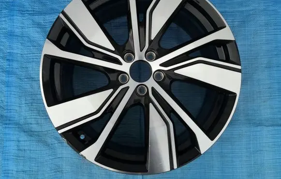Volvo XC40 R20 alloy rim 32134538