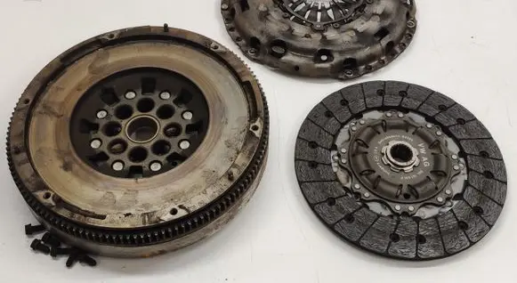 Volkswagen PASSAT B8 Clutch set kit 05L105266B 04L141031F