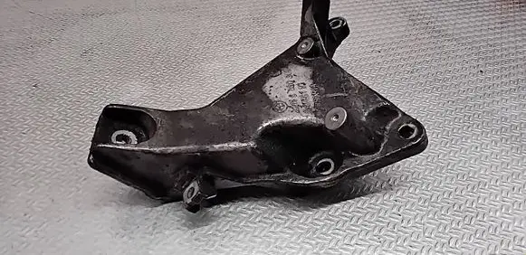 BMW 3 E90 E91 Engine mounting bracket 6760309 22116760309