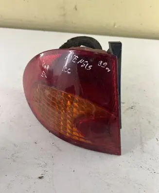 Toyota Avensis T220 Rear/tail lights