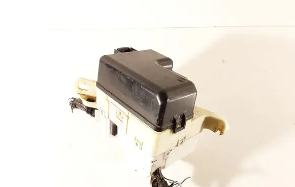 Toyota Yaris Fuse box set 2830010020 9098704004 9098702016