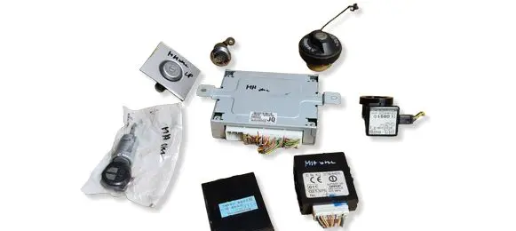 Suzuki Ignis Engine ECU kit and lock set 3392086G03 086G0 E6T17271HBZE