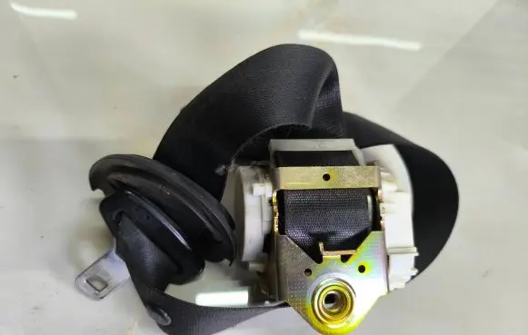 BMW X3 E83 Front seatbelt S13400711070