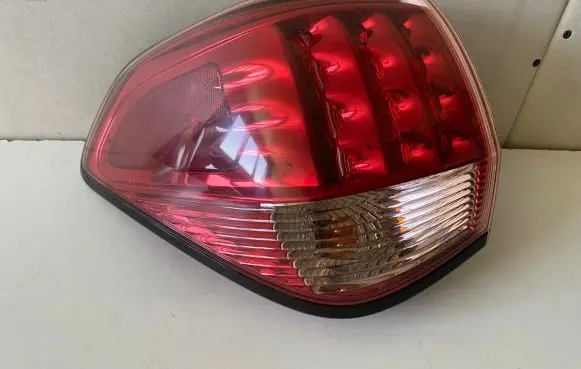 Infiniti QX80 Rear/tail lights