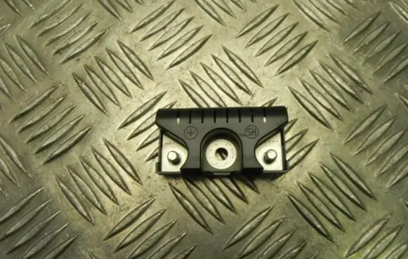 Audi A4 S4 B8 8K Aerial antenna filter 8T8035570 R684