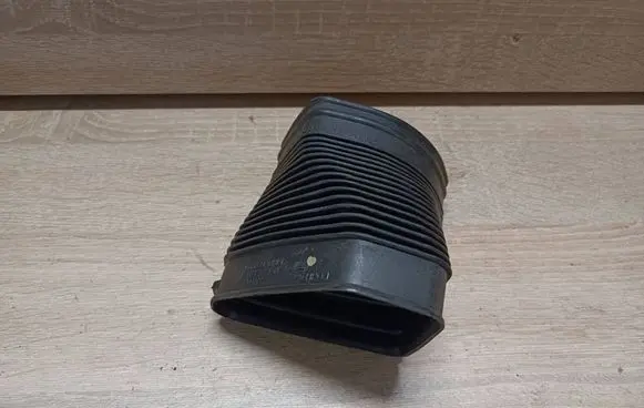 BMW 1 E81 E87 Air intake duct part 4607127158