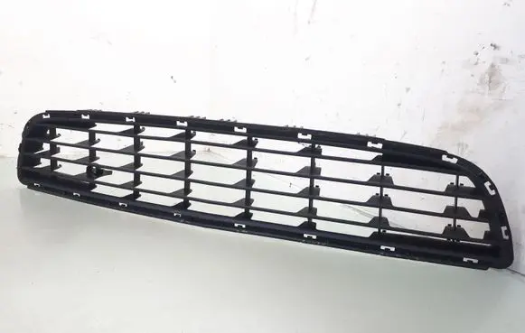 Opel Zafira B Front bumper lower grill 13124978