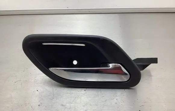 BMW 7 E38 Front door interior handle 8239476