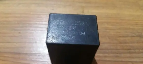 Mitsubishi Pajero Other relay MB572253 G8D-71M
