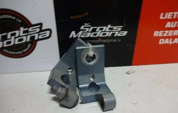 Skoda Octavia Mk2 (1Z) Front door hinges set 6Y0833402D