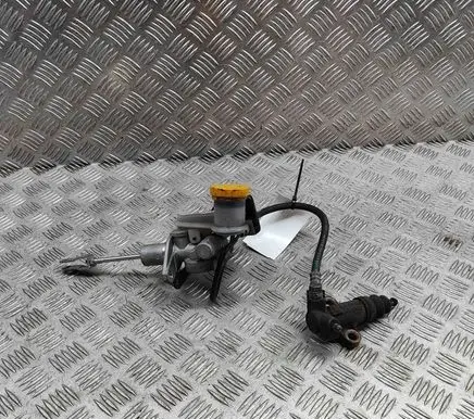 Toyota GT 86 Clutch slave cylinder SU00300990