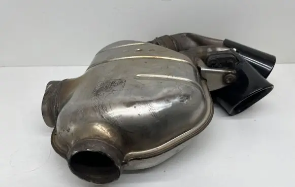 BMW M5 F90 Muffler/silencer 8071111