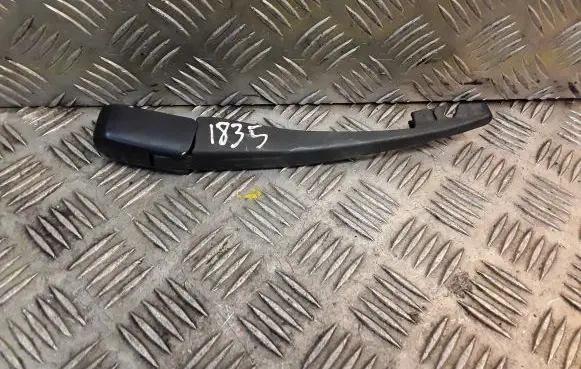 Nissan Pathfinder R51 Rear wiper blade arm