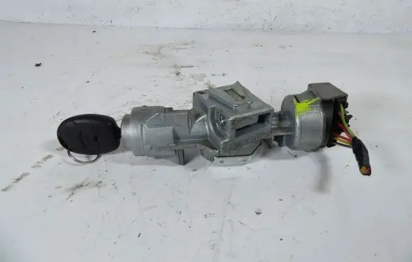 Ford Focus C-MAX Ignition lock 3M51-3F880-AC