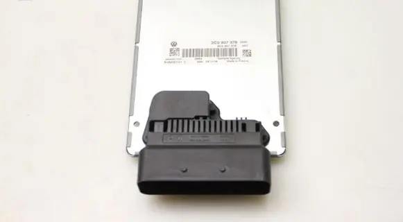 Volkswagen PASSAT CC Air suspension control unit module (rear) 3C0907376