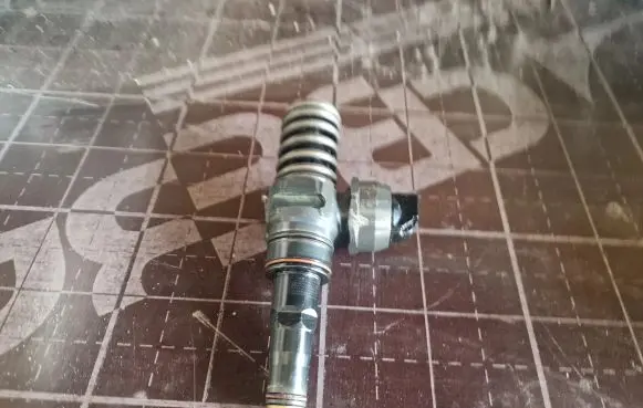 Audi A4 S4 B6 8E 8H Fuel injector 03G130073AR