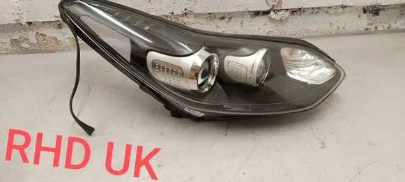 KIA Sportage Headlight/headlamp 92102F1041 F192104080