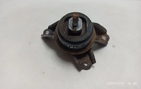 KIA Sportage Engine mount bracket
