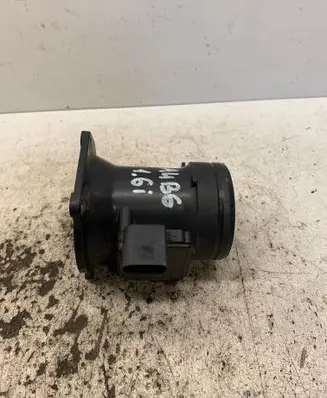 Audi A4 S4 B6 8E 8H Mass air flow meter 06A906461B AFH60100