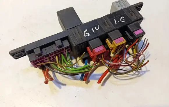 Volkswagen Golf IV Fuse box set 4A0937530