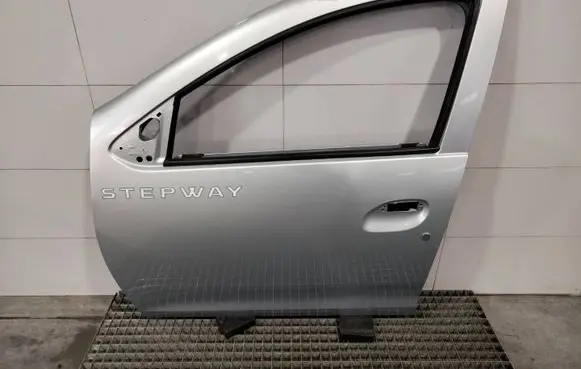 Dacia Sandero II Front door 