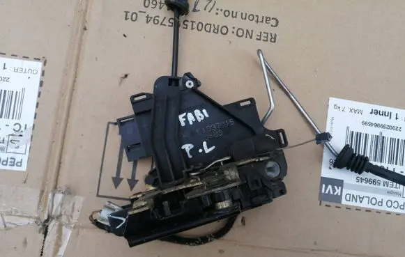 Skoda Fabia Mk1 (6Y) Front door lock 3B1837015