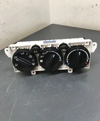Toyota Avensis T220 Climate control unit 5590005090