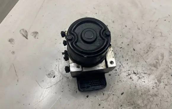 Hyundai Sonata ABS Pump 589203A300