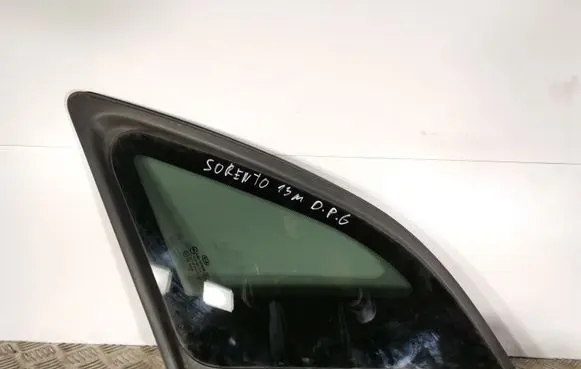 KIA Sorento Rear side window