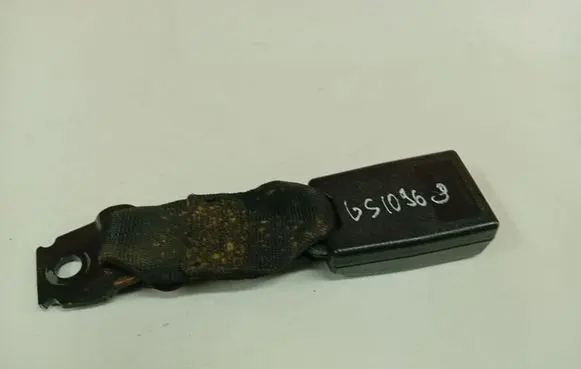 Opel Zafira B Middle seatbelt buckle (rear) 90588899