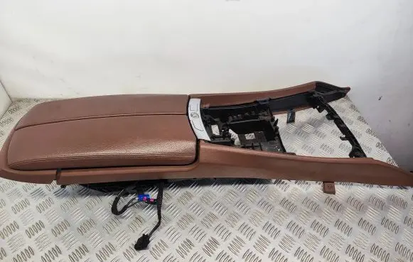 BMW 5 GT F07 Armrest 9178695 724584