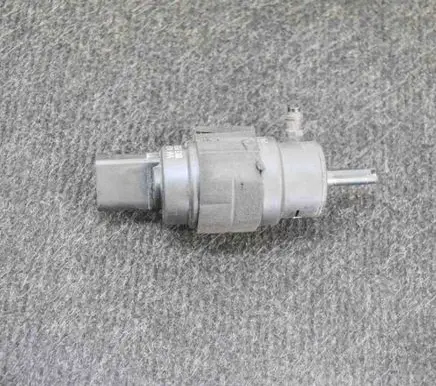 Audi RS5 Windscreen/windshield washer pump 8K5955647