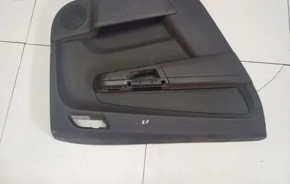 Opel Zafira B Front door card panel trim 13189269
