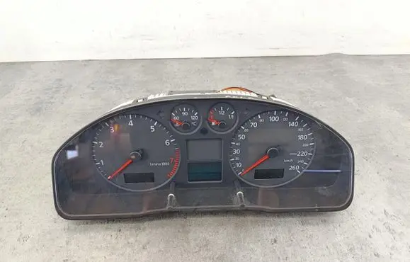 Audi A4 S4 B5 8D Speedometer (instrument cluster) 8D0920900P