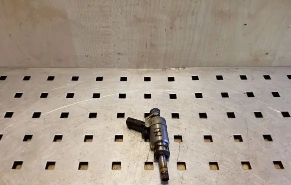Volkswagen Eos Fuel injector 06H906036G 0261500076